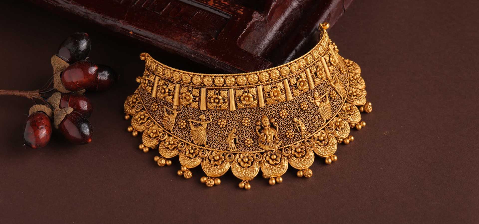 Heritage gold jewellery display at Sri Kamatchi Jewellers, Madurai